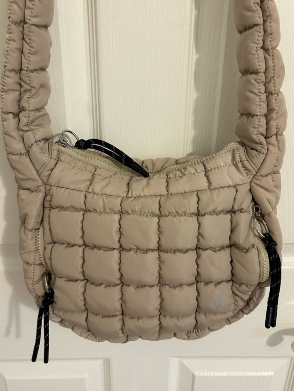 Free People FP Movement Quilted Baby Carryall Sling Bag In Tofu Taupe New - Picture 9 of 16